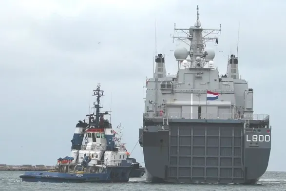Holenderski okręt desantowy w Gdyni