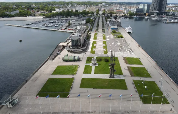                     Parkingi, komunikacja, mieszkania - wyzwania dla nowych władz Gdyni
                                            