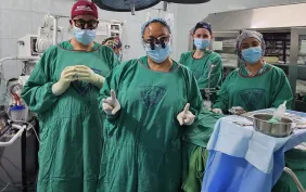                     Znany gdański chirurg ratował dzieci w Panamie
                                            