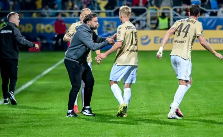 Arka Gdynia wybrała nowy system gry. Kto zmieni pozycję?