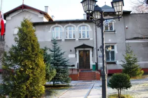 Przywrócili werandę zabytkowej szkole w Sopocie