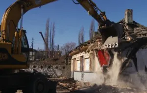 Wyburzono dawne kasy SKM przed dworcem w Sopocie