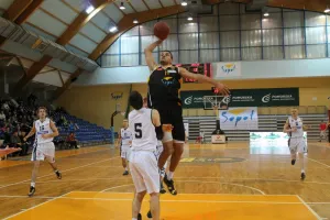 Trefl w półfinale koszykarskich MPJ