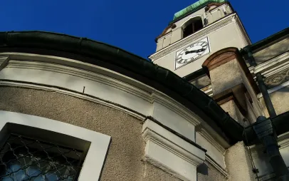Zobacz neobarokowy kościół jezuitów
