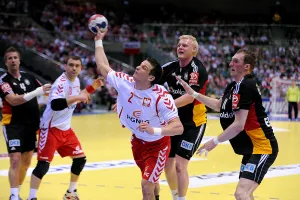 Siódmiak: Trup musi padać gęsto