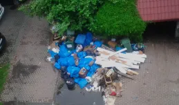 Śmieci już zalegają na podwórkach