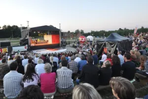 Teatr Wybrzeże gra w plenerze. Rusza Scena Letnia w Pruszczu Gdańskim