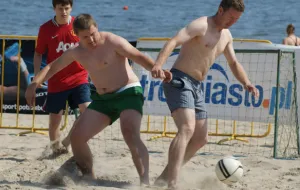 Piłkarze zainaugurowali lato na plaży