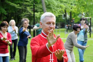 Tai-chi i gimnastyka kręgosłupa w lipcu