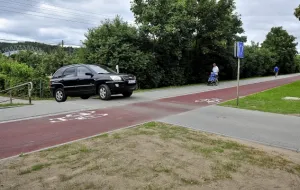 Niebezpiecznie na drodze rowerowej na al. Zwycięstwa w Gdyni