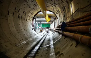 Dziennie powstaje 4,9 m tunelu pod Wisłą. Dlaczego tak mało?