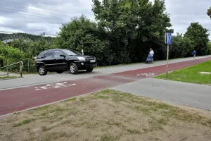Niebezpiecznie na drodze rowerowej na al. Zwycięstwa w Gdyni