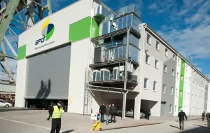 Nowa hala Energomontażu-Północ Gdynia z gigantyczną obrabiarką