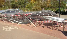 Kto zniszczył wiatę na rowery w Brzeźnie?