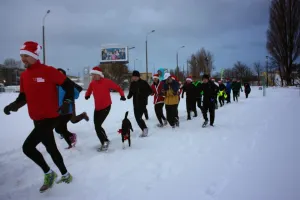 Biegacze w parkrun nie boją się zimy