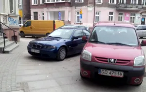 Parkingowy chaos na ul. Wajdeloty