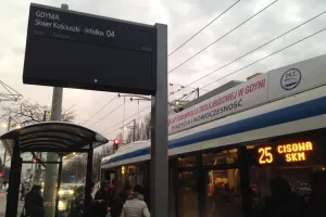 Tristar opóźniony, ale pojawiają się kolejne tablice