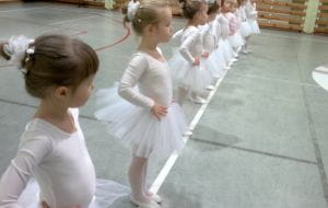 Gdzie dziecko może stawiać pierwsze taneczne kroki?