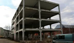 Czy betonowy szkielet przy Słowackiego zmieni się w biurowiec?