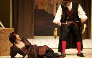 Bezbarwna komedia - o "Awanturach weneckich" w Teatrze Miejskim