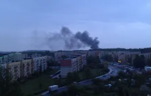 Dwa słupy dymu nad Gdynią