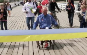 Przejechał na wózku całą Polskę, aby pomóc choremu chłopcu