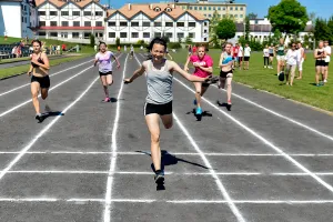 Zobacz jak gimnazja walczą w lekkoatletyce