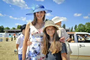 Fascynator czy fedora? Kapelusze na Hipodromie