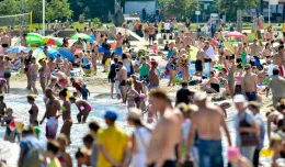 Rodzice, pilnujcie na plaży swoich dzieci