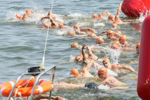 Sztafety zakończyły maraton pływacki