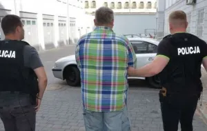 Szef Strefy Płatnego Parkowania w Gdyni wyszedł z aresztu i wrócił do pracy. Zarzuty nie przeszkadzają