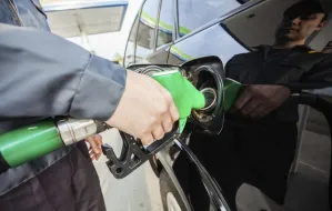 Cena oleju napędowego w Trójmieście spadła poniżej 5 zł