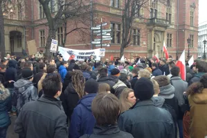 Protest w Gdańsku: "dajcie głosy - policzymy"