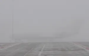 Na lotnisku w Rębiechowie samoloty wylądują w gęstej mgle