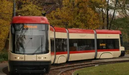 Mikołajkowy tramwaj na torach 6 grudnia