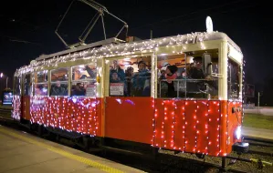 Świąteczny tramwaj i Pesa Jazz Duo na torach