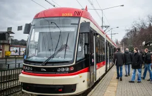 Nowe tramwaje dla Gdańska opóźnione z braku miejsca