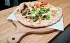 Ciekawy trend: pizza z pieca opalanego drewnem