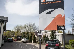 Czterystu pracowników bez wypłat, a postępowanie umorzono