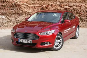 Ford Mondeo. Nadal się dobrze prowadzi