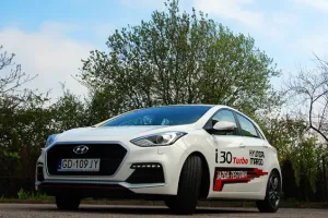Hyundai i30 turbo w odzieniu sportowym