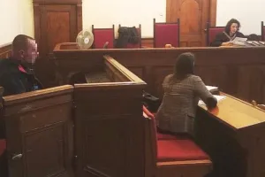 Proces w sprawie wypadku autokaru z kibicami przedłuża się. Przez urlop biegłych