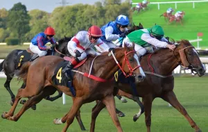 Trzy weekendy wyścigów konnych w Sopocie
