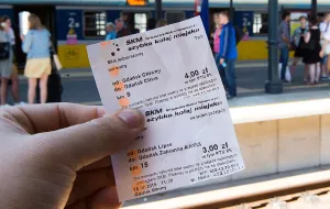 Biletomaty SKM nie pomagają pasażerom