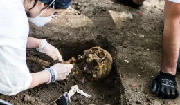 Trwają ekshumacje na Cmentarzu Garnizonowym