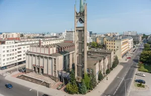 Uda się wyremontować wieżę znanego kościoła w Gdyni