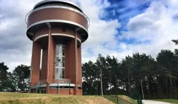 Gotowa wieża ciśnień z tarasem widokowym na Wyspie Sobieszewskiej