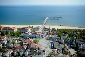 Sopot: coraz bardziej popularny i coraz bardziej plastikowy