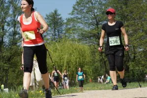 Fani nordic walking spotykają się w Matemblewie