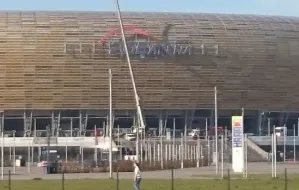Znika logo "PGE" ze stadionu w Letnicy